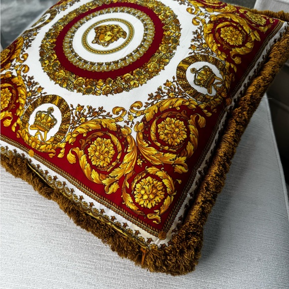 Versace Pillow - Picture 16 of 17